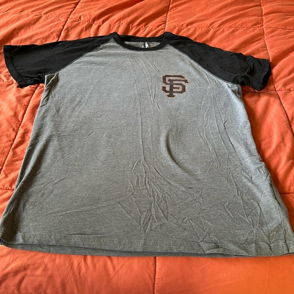MLB Tops - San Francisco giants t shirt size small